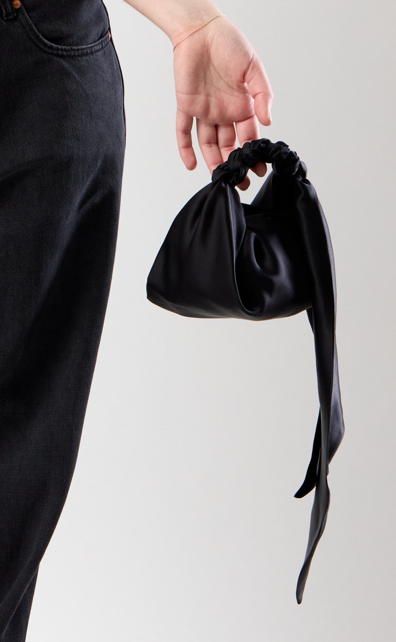 【TENDRESSE STUDIO】SILK KNOTT BAG Knotted Handle Bag – TENDRESSE STUDIO